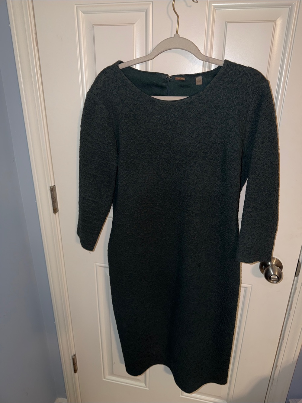 Tahari Black Textured Long Sleeve Sheath Dress — Classic Crew Neck